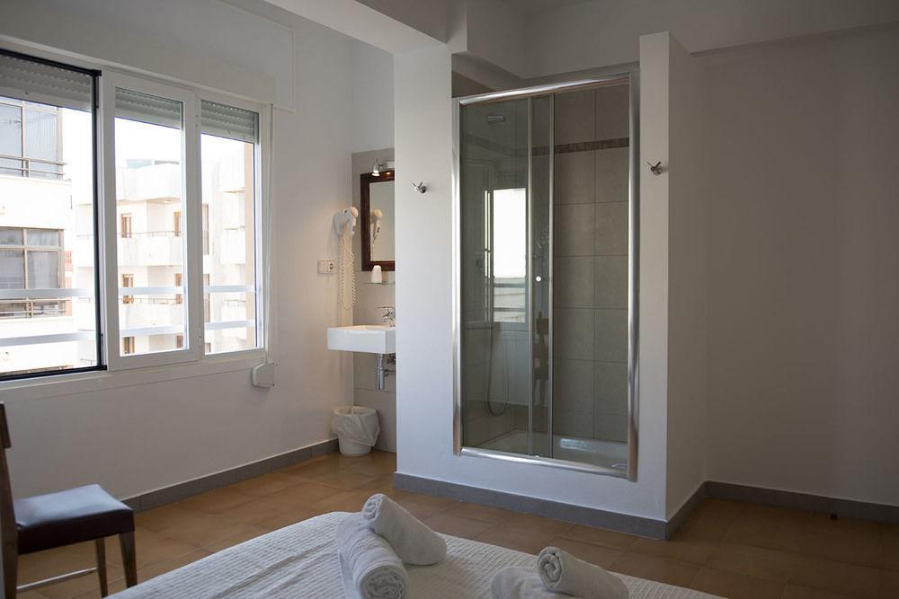 Hostal Ripoll Ibiza Bagian luar foto