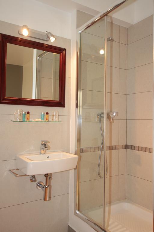 Hostal Ripoll Ibiza Bagian luar foto